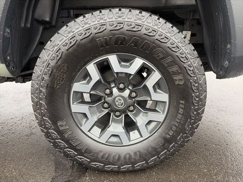 Used 2023 Toyota Tacoma TRD Off-Road image 11