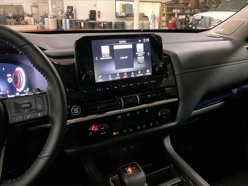 Used 2024 Nissan Pathfinder Platinum w/ Cargo Package image 6