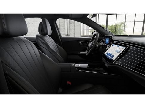 New 2026 Mercedes-Benz E 450 4MATIC Sedan image 4