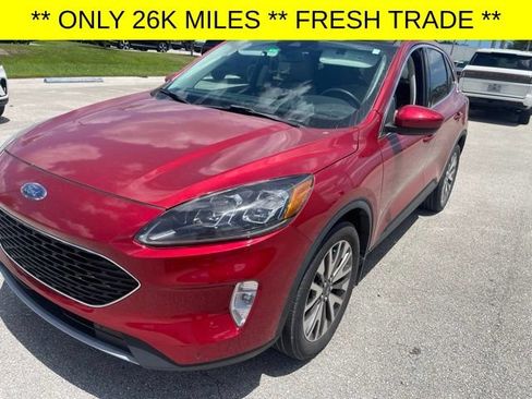 Used 2022 Ford Escape Titanium w/ Class II Trailer Tow Package AWD/4WD image 2