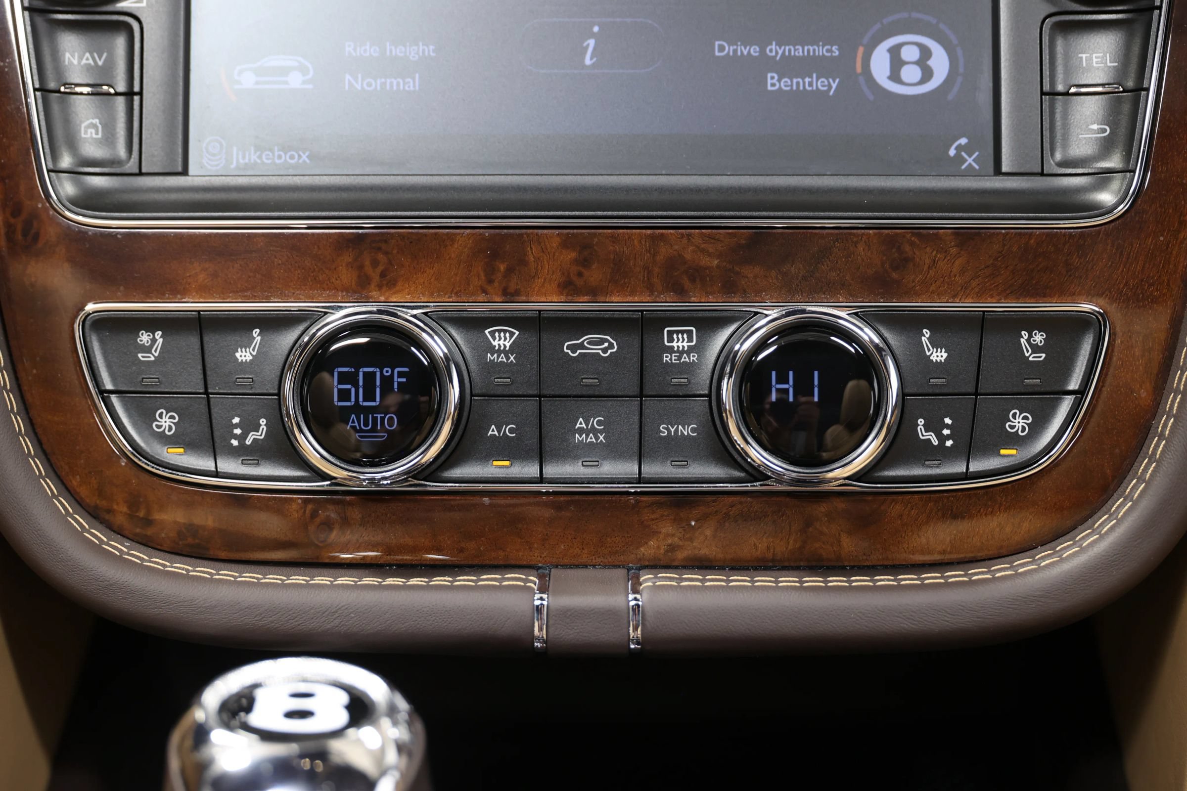 Used 2018 Bentley Bentayga AWD/4WD image 39