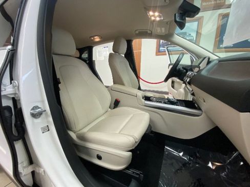Used 2023 Mercedes-Benz GLA 250 4MATIC w/ Premium Package image 14