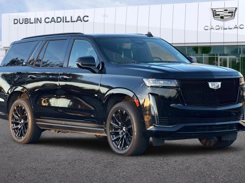 Used 2023 Cadillac Escalade Sport Platinum w/ LPO, ONYX Package image 2