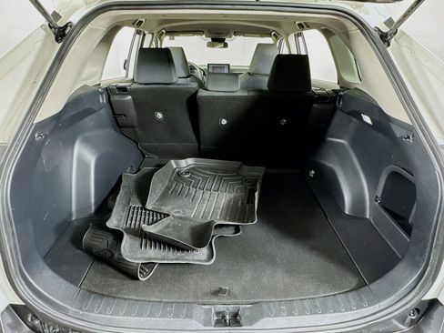 Certified 2022 Toyota RAV4 LE image 19