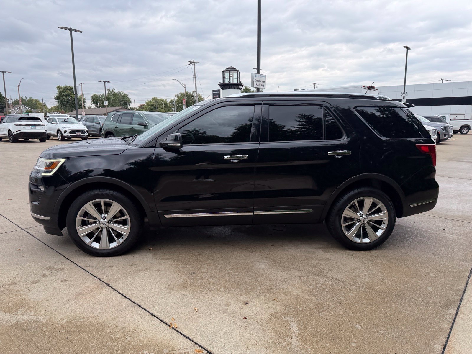 Used 2018 Ford Explorer Limited w/ Equipment Group 301A AWD/4WD image 8