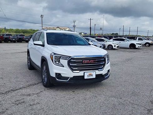 Used 2024 GMC Terrain SLT FWD image 2