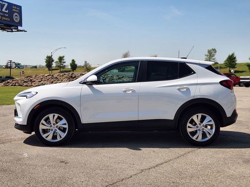 Certified 2025 Buick Encore GX Preferred FWD image 4