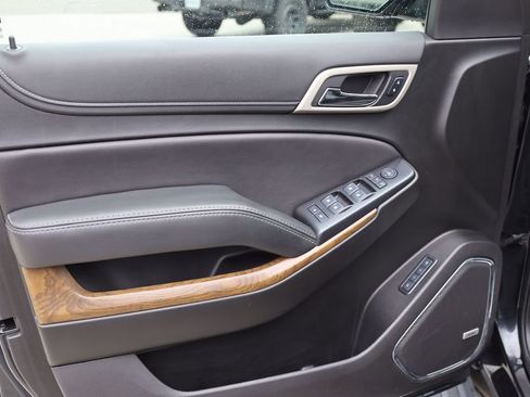 Used 2020 GMC Yukon XL Denali w/ Denali Ultimate Package image 10