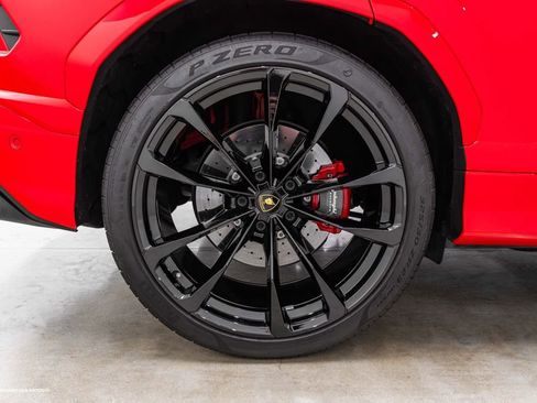 Used 2022 Lamborghini Urus AWD/4WD image 8