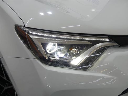 Used 2016 Toyota RAV4 SE w/ Advanced Technology Package AWD/4WD image 14