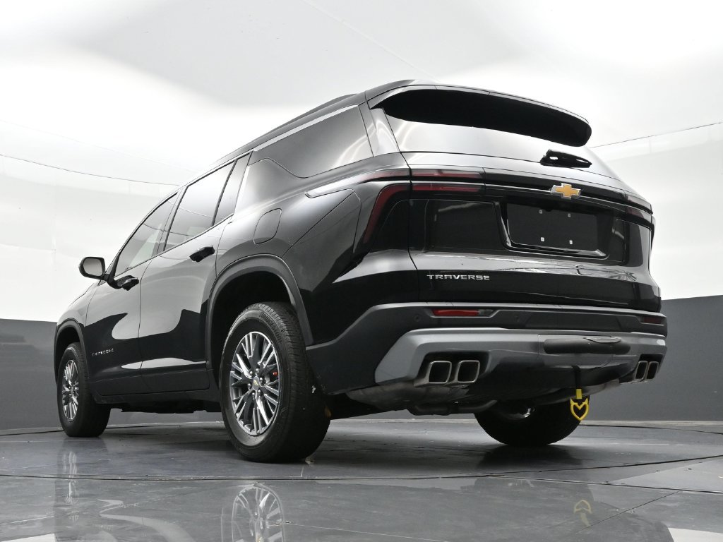 Used 2025 Chevrolet Traverse LT FWD image 27