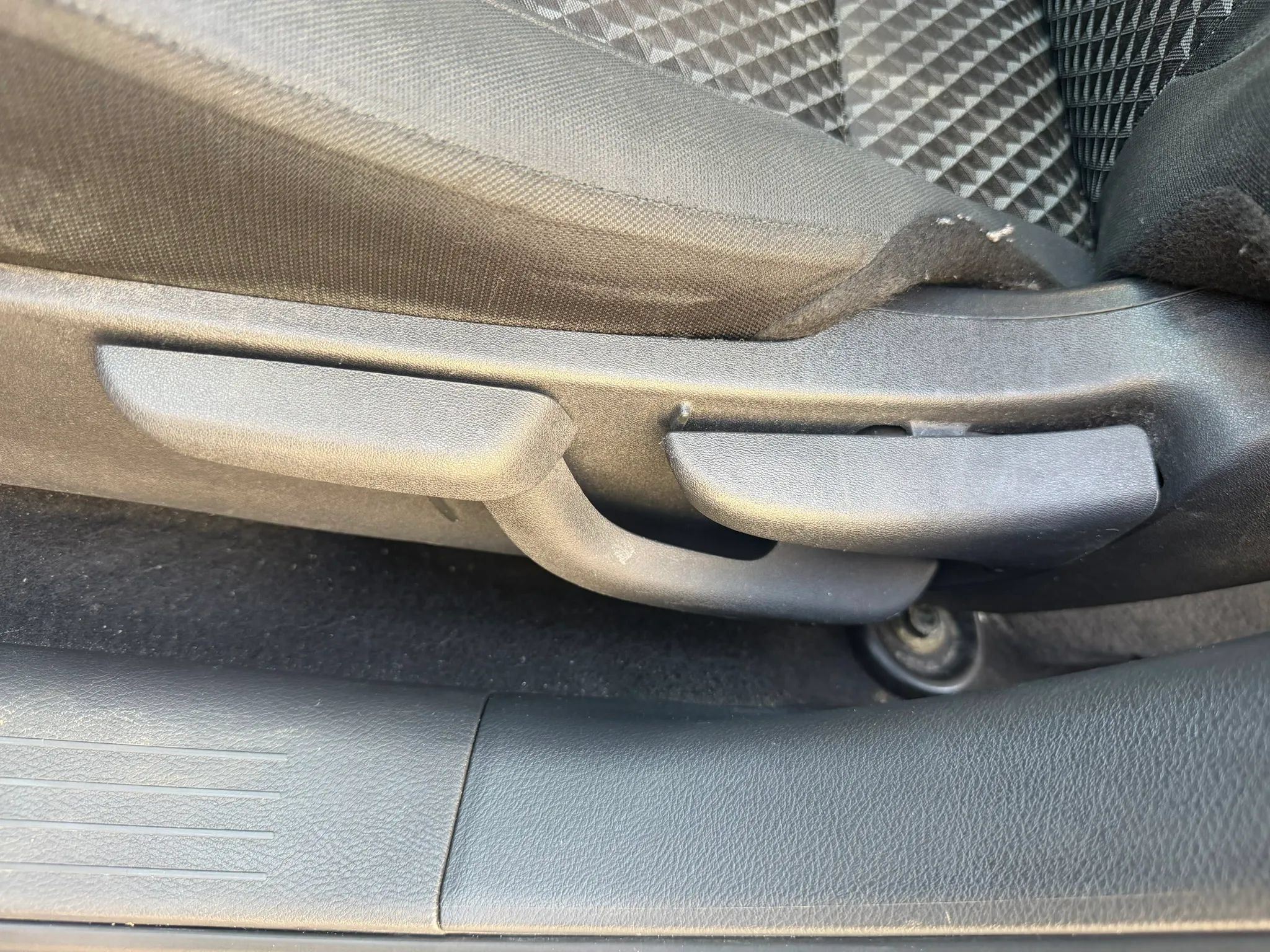 Used 2021 Nissan Versa S FWD image 24