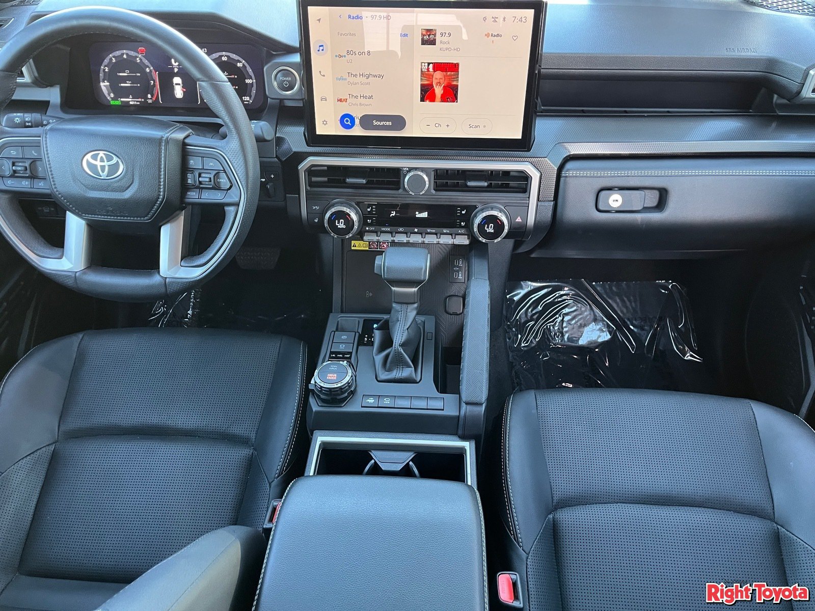 Certified 2026 Toyota 4Runner Limited w/ Tow Technology Package AWD/4WD image 18