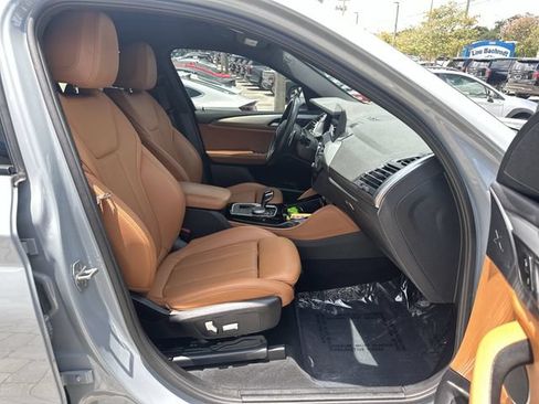 Used 2023 BMW X4 xDrive30i w/ M Sport Package AWD/4WD image 29