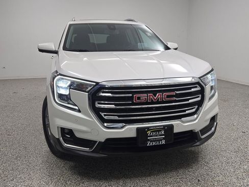 Used 2024 GMC Terrain SLT w/ Infotainment Package II image 5