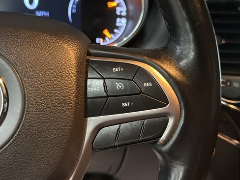 Used 2021 Jeep Grand Cherokee Limited AWD/4WD image 13