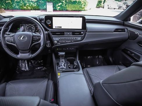 Certified 2025 Lexus ES 300h w/ Luxury Package FWD image 17