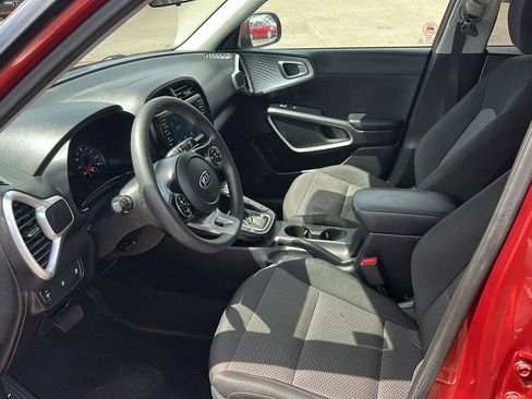 Used 2021 Kia Soul LX image 8
