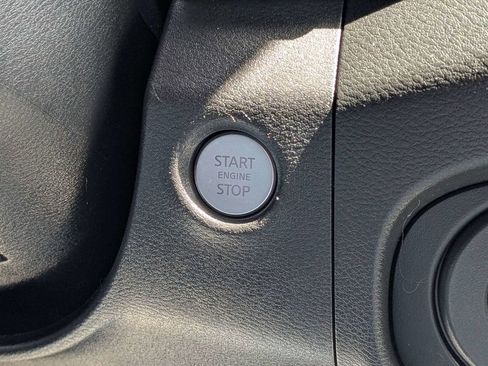 Used 2022 Nissan Frontier SV RWD image 27