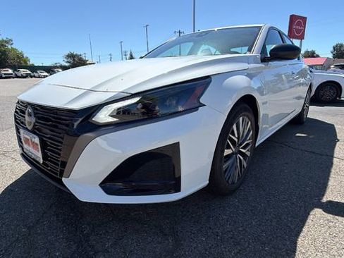 New 2026 Nissan Altima 2.5 SV FWD image 9