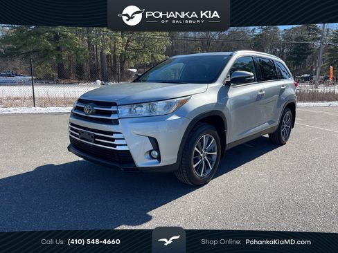 Used 2019 Toyota Highlander XLE image 1