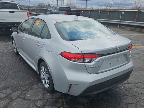 Used 2023 Toyota Corolla LE FWD image 2