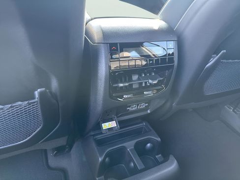 New 2025 Jeep Grand Cherokee L Altitude image 22