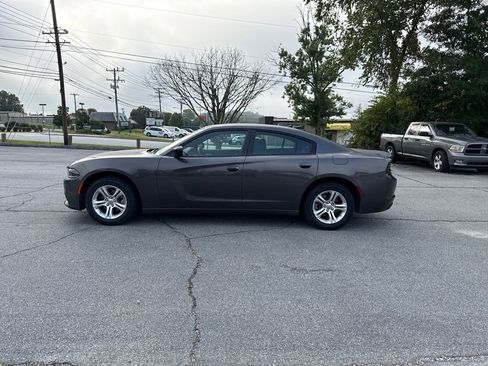 Used 2023 Dodge Charger SXT image 6