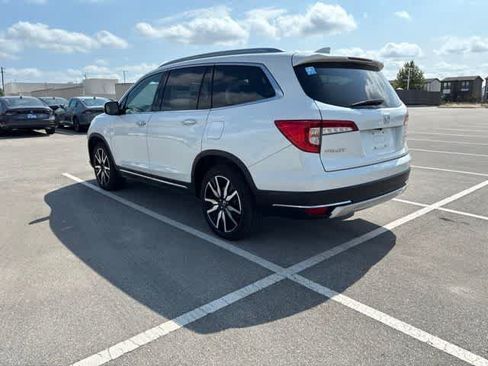 Used 2021 Honda Pilot Touring image 3