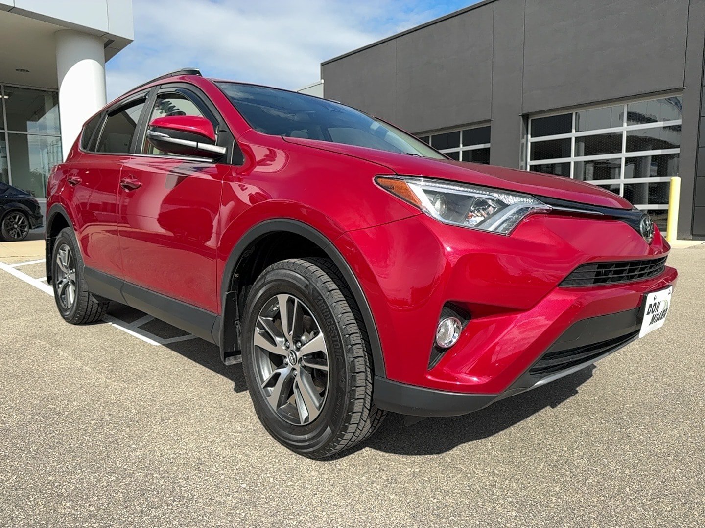 Used 2017 Toyota RAV4 XLE w/ All Weather Liner Package AWD/4WD image 1