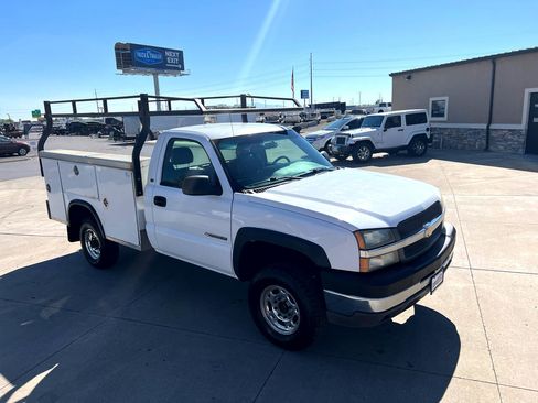 Used 2004 Chevrolet Silverado 2500 4x4 Regular Cab image 7