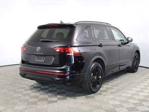 Used 2022 Volkswagen Tiguan SE R-Line image 40