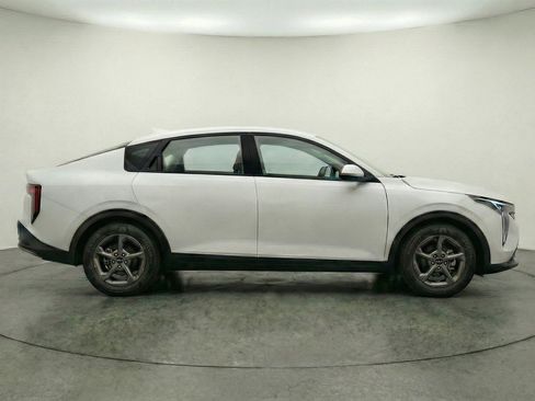 Used 2025 Kia K4 FWD image 11