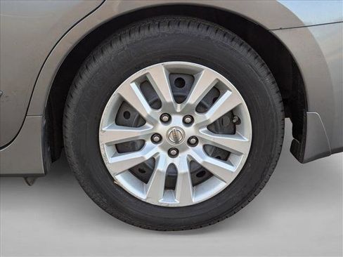 Used 2016 Nissan Altima 2.5 S w/ Power Driver Seat Package image 9