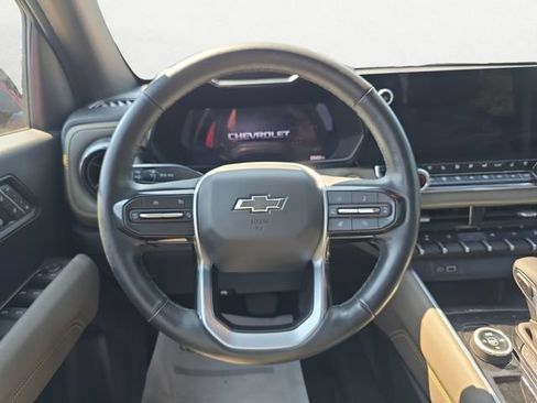 Used 2025 Chevrolet Colorado ZR2 w/ Technology Package AWD/4WD image 12