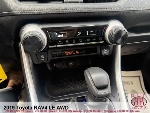 Used 2019 Toyota RAV4 LE w/ All Weather Liner Package AWD/4WD image 15