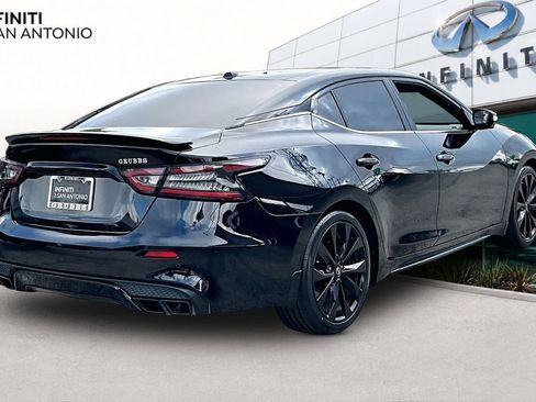 Used 2023 Nissan Maxima SR w/ Sport Mat Group FWD image 2