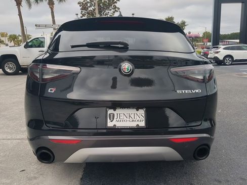 Used 2024 Alfa Romeo Stelvio Ti w/ Performance Driving Package image 4