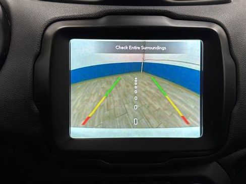 Used 2023 Jeep Renegade Latitude w/ Sun & Fun Group AWD/4WD image 14