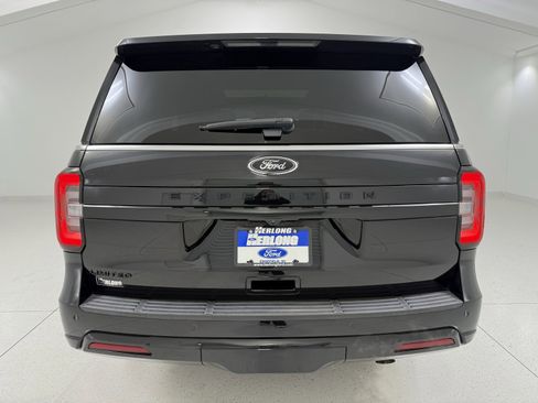 Used 2023 Ford Expedition Limited image 6