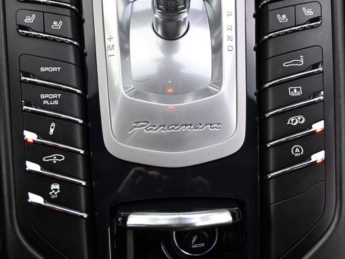 Used 2013 Porsche Panamera GTS image 36