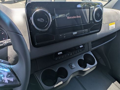 New 2025 Mercedes-Benz Sprinter 2500 image 6
