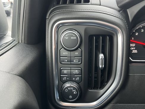 Used 2021 Chevrolet Silverado 1500 RST image 9