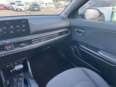 Used 2025 Kia K4 LXS image 35