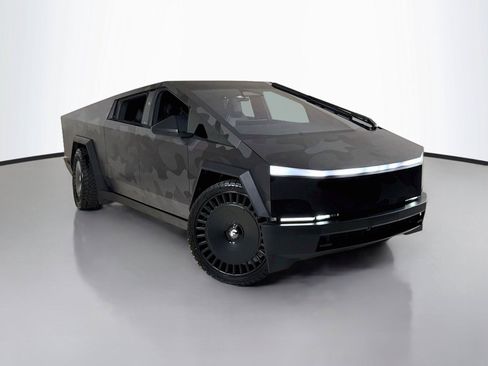 Used 2024 Tesla Cybertruck Cyberbeast AWD/4WD image 32