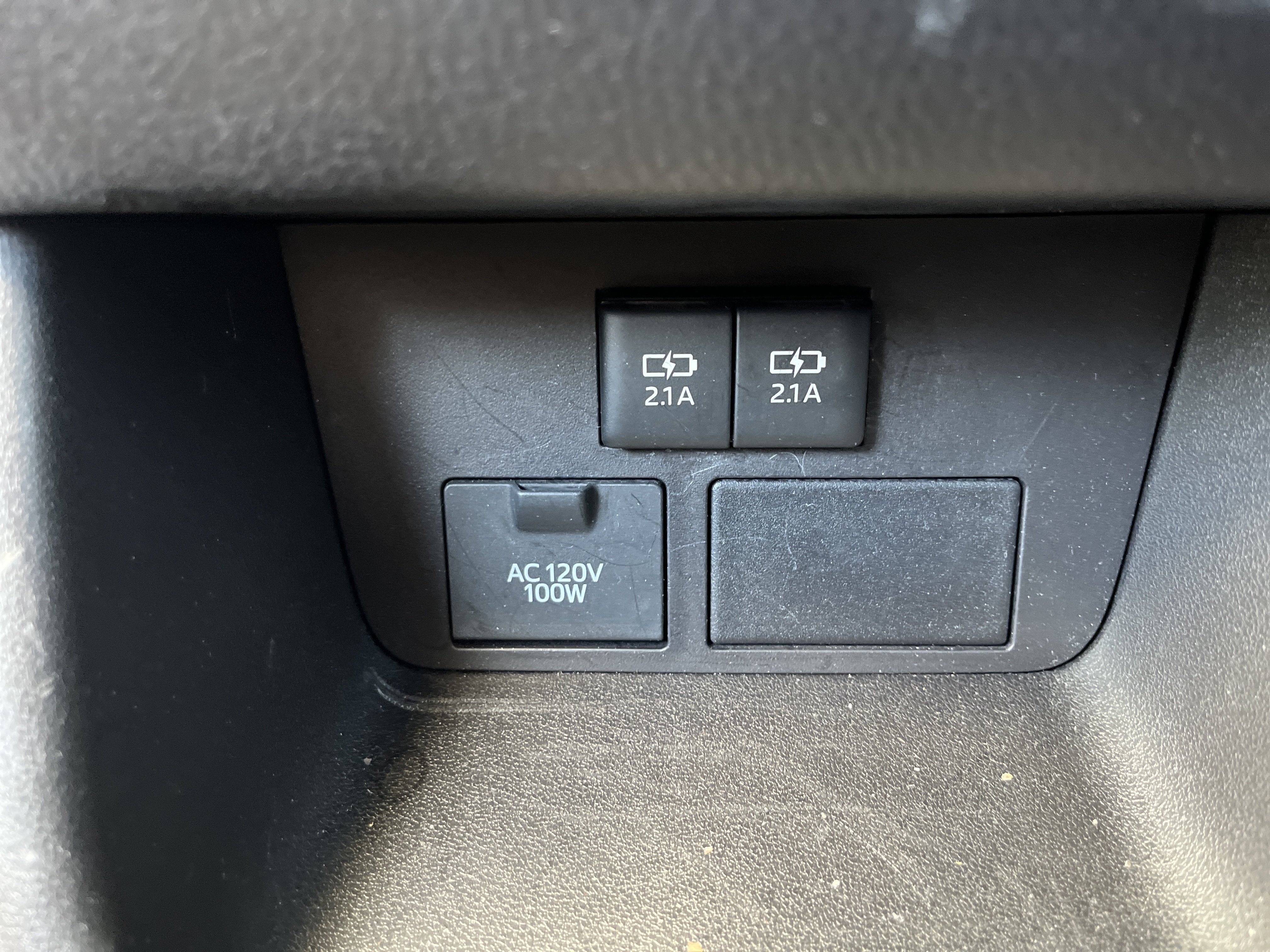 Used 2018 Toyota Highlander XLE FWD image 19