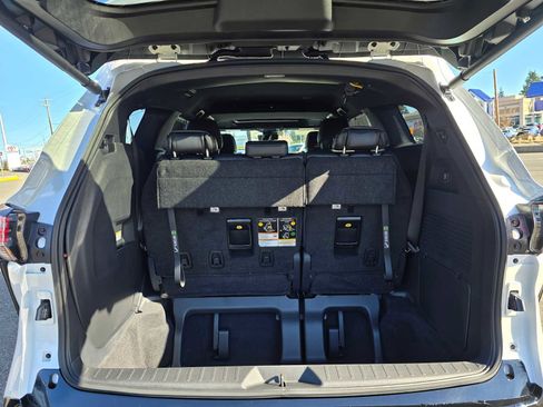 Certified 2025 Toyota Sienna Limited image 18