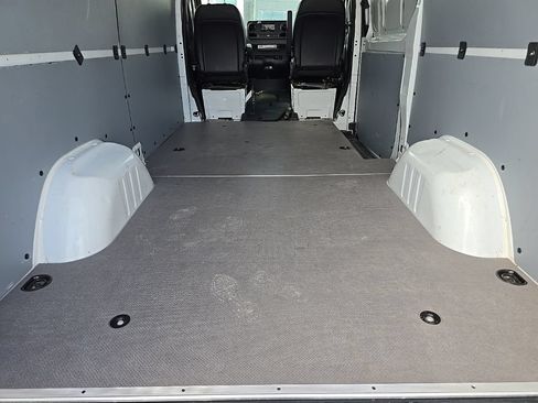 Used 2024 Mercedes-Benz Sprinter 2500 image 10