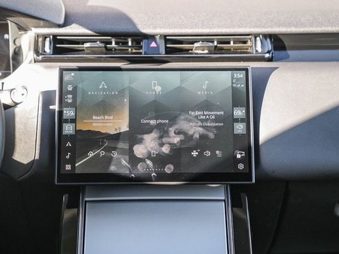 Used 2024 Land Rover Range Rover Velar S image 13