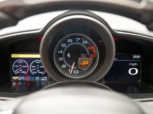 Used 2012 Ferrari 458 Spider RWD image 32